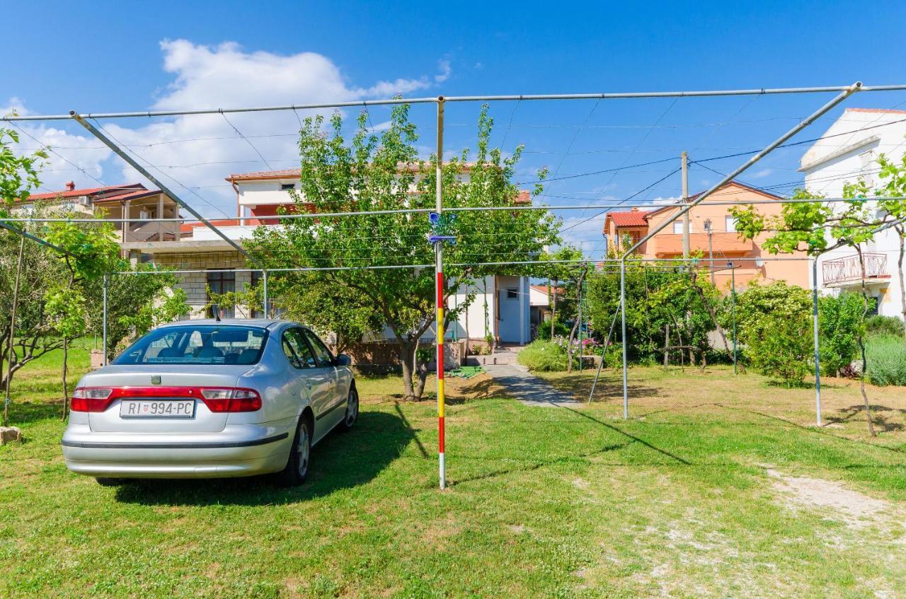 Apartments Anica F Lopar Esterno foto