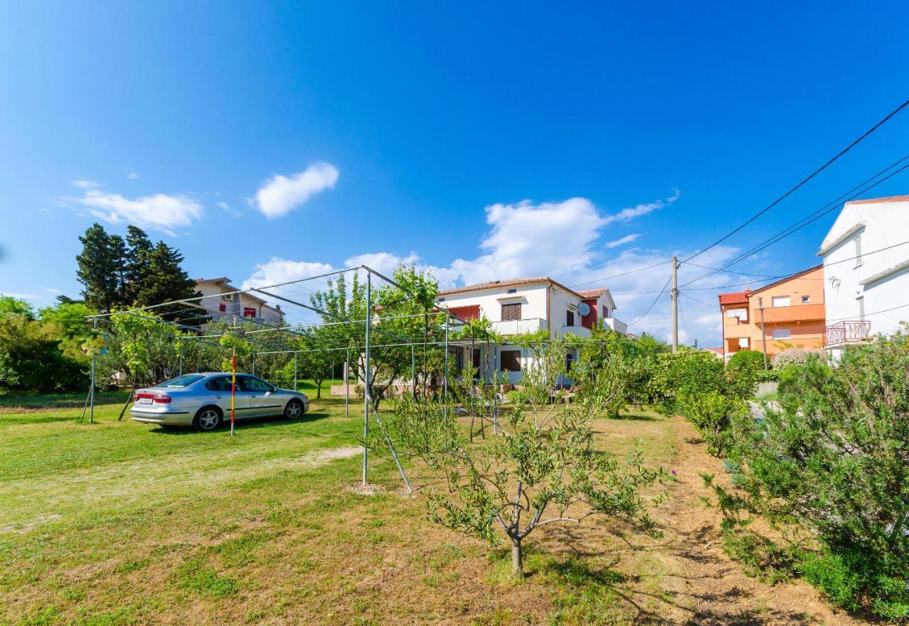 Apartments Anica F Lopar Esterno foto