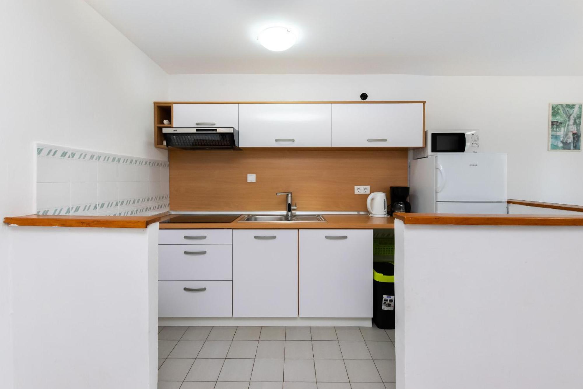 Apartments Anica F Lopar Esterno foto